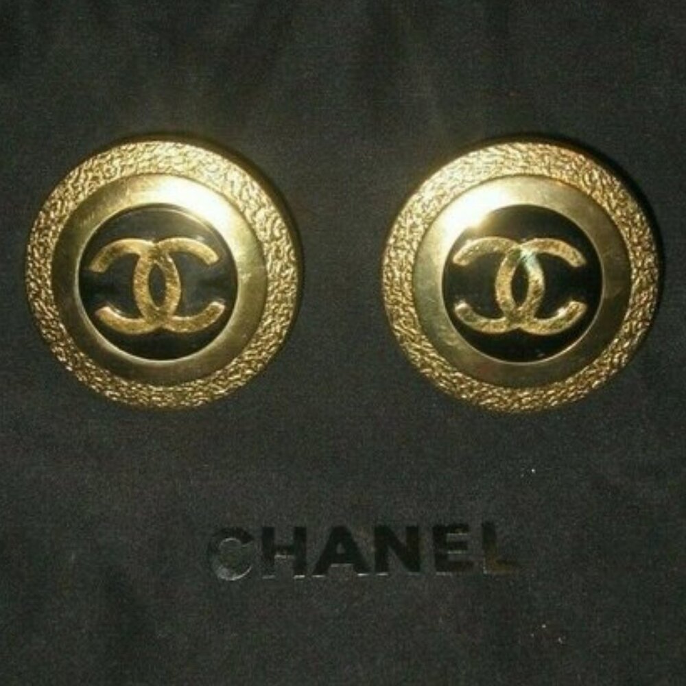 ❤️AUTH CHANEL Black Onyx Lucite Gold CC Logo Clip Earrings +Pouch 1.5x1.5